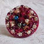 Bague Enchantement d'Automne avec des perles nacrées rouges et des cristaux